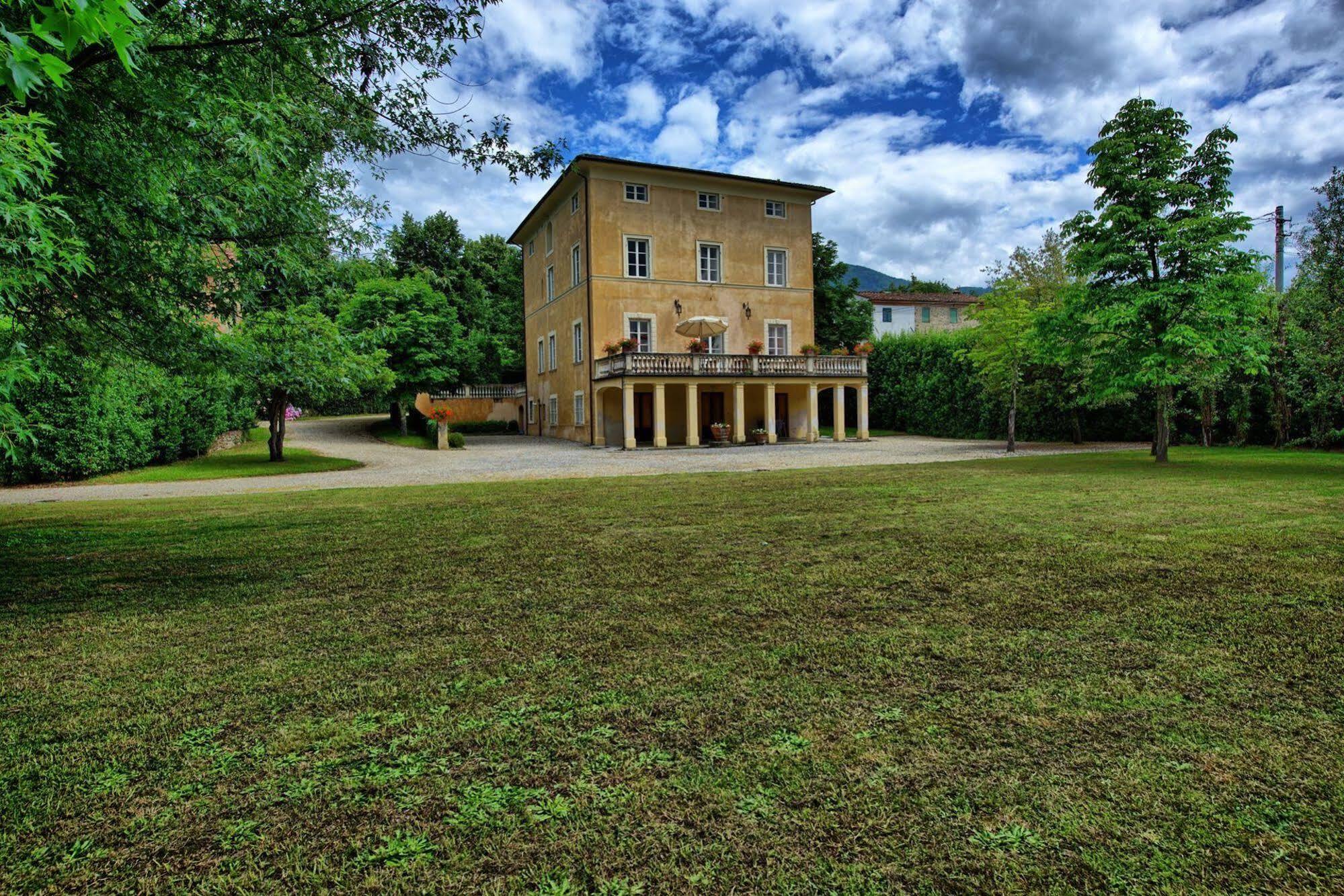 Villa Fiamma By Posarellivillas Piaggiori Екстериор снимка